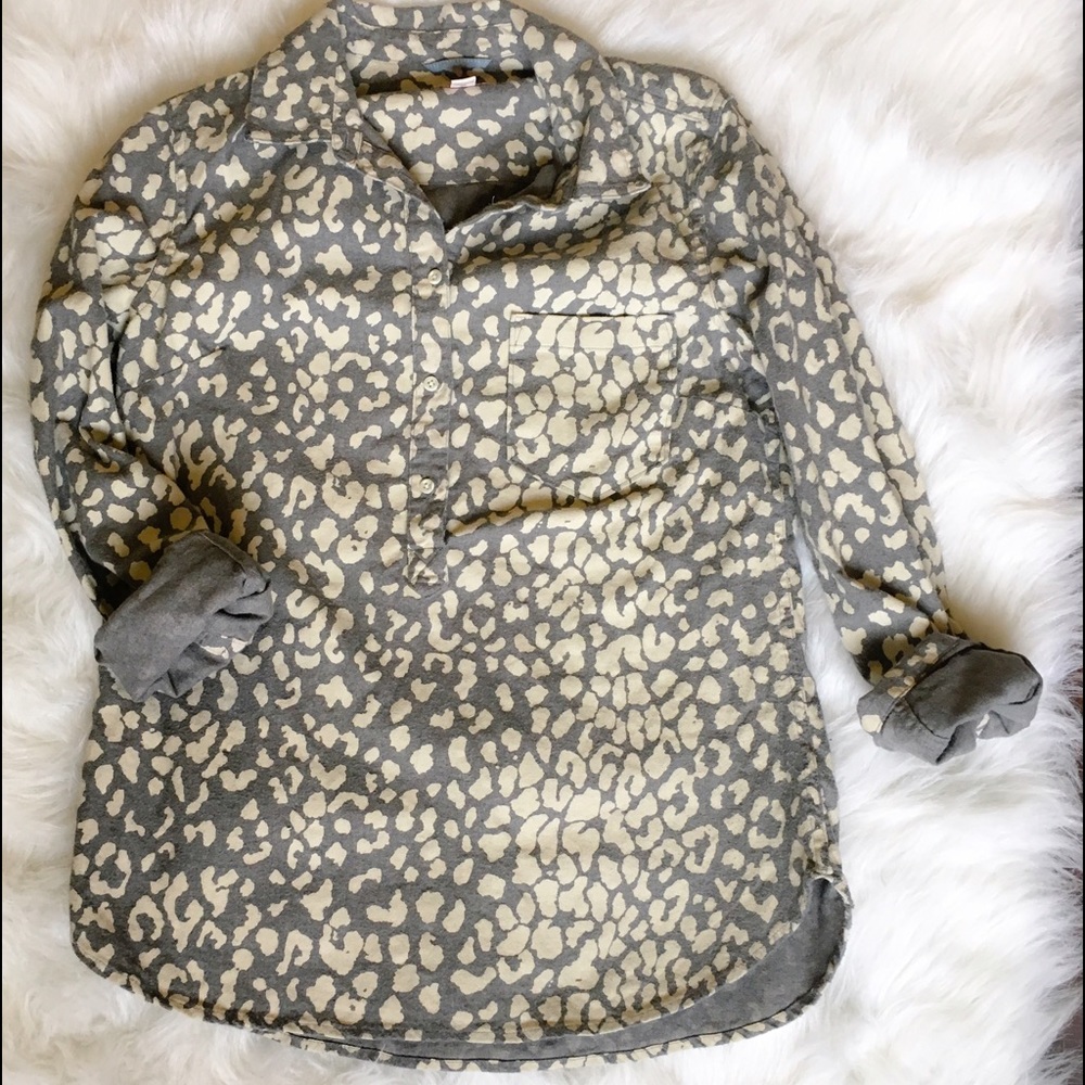Adorable Leopard Print Shirt!